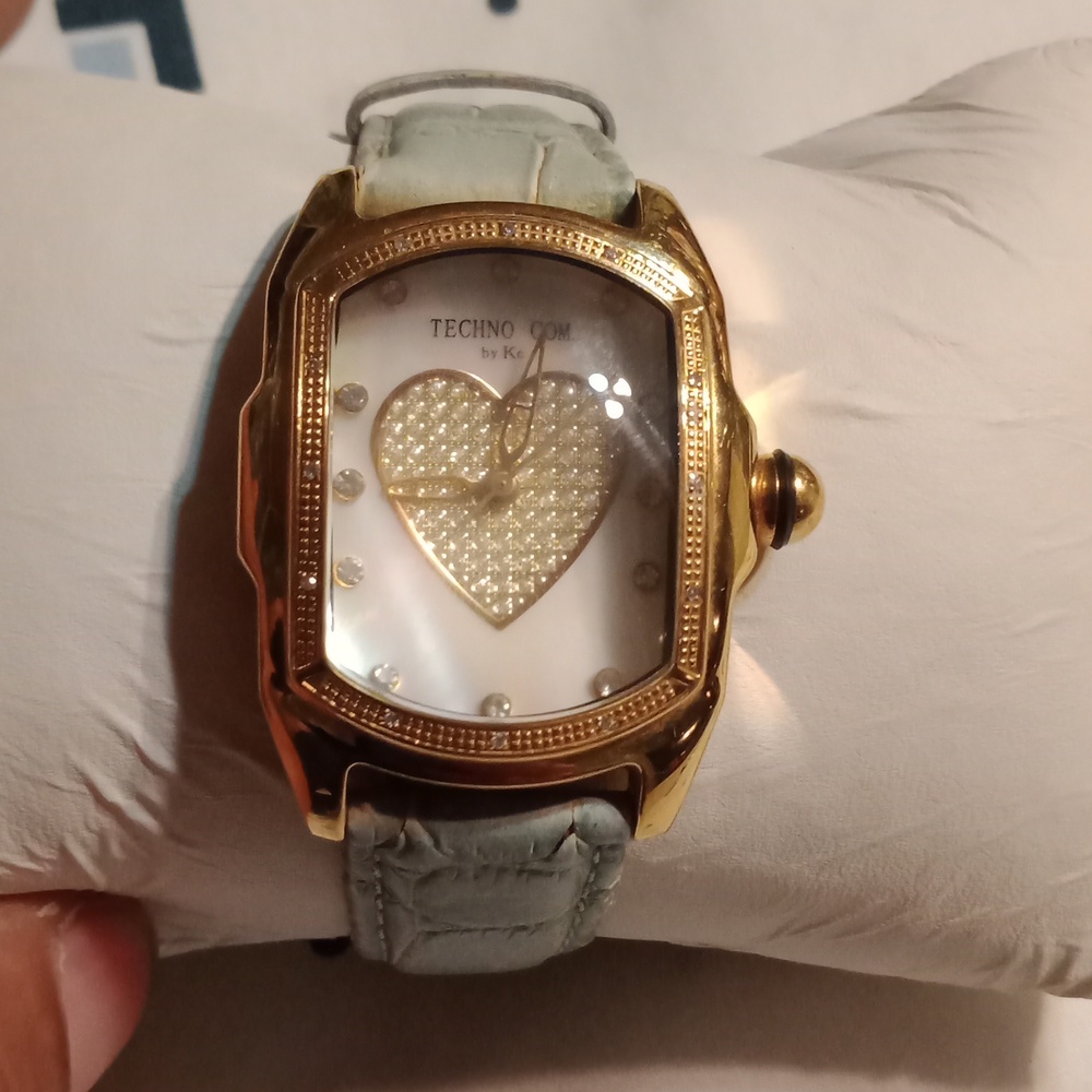 Techno Com By Kc Diamond Heart Watch! - image 1